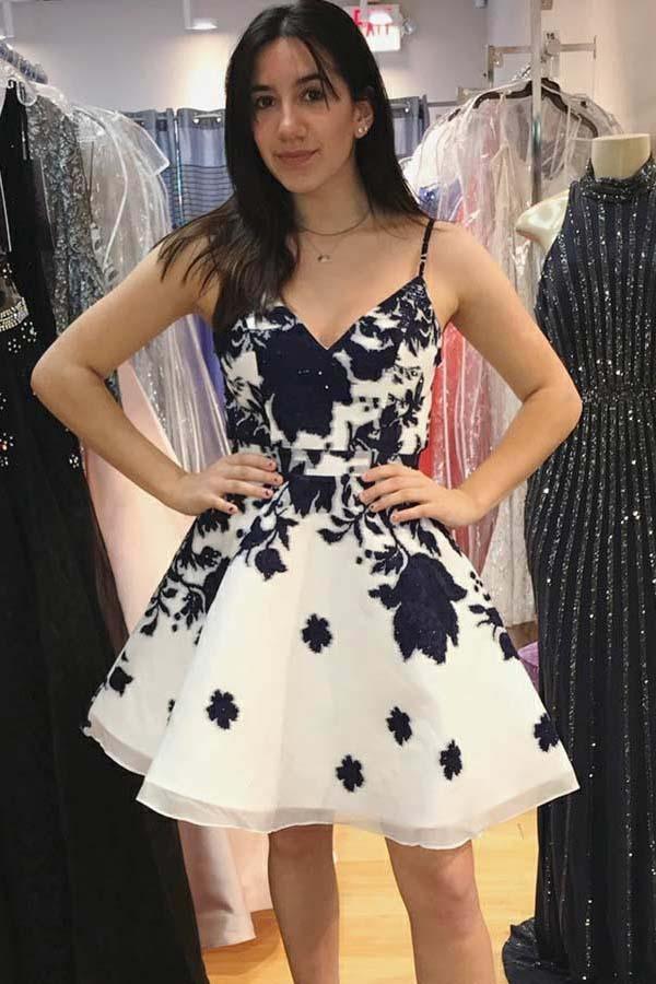 https://cdn.shopify.com/s/files/1/1502/2532/products/straps-white-organza-homecoming-dress-with-lace-appliques-pd031-pgmdress-949030.jpg?v=1683024173