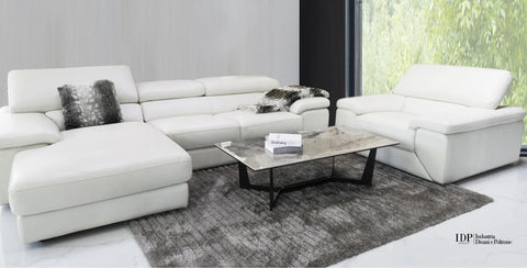 Cách chọn màu sofa hợp với tường trắng theo kiểu tông xuyệt tông.