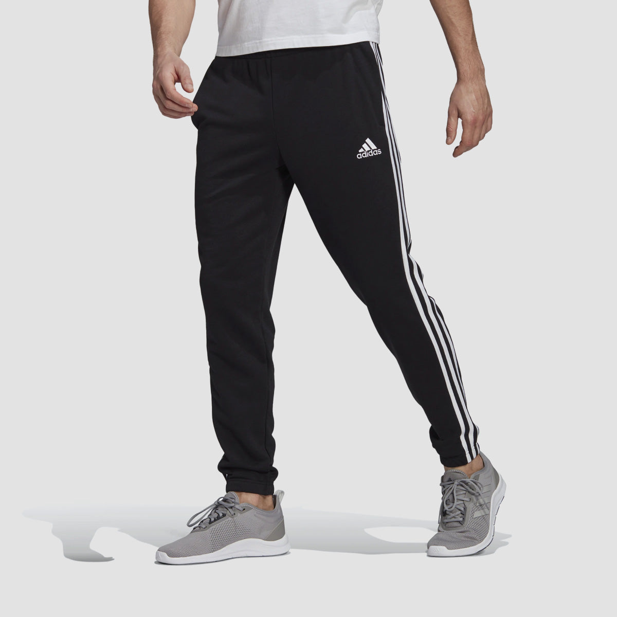 adidas Essentials Tapered Cuff 3-Stripes Pants Black/White – Rollersnakes