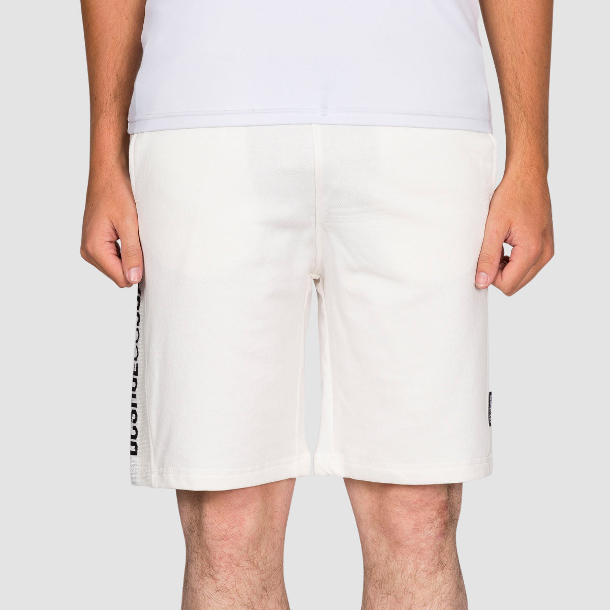 DC Middlegate Sweat Shorts White – Rollersnakes