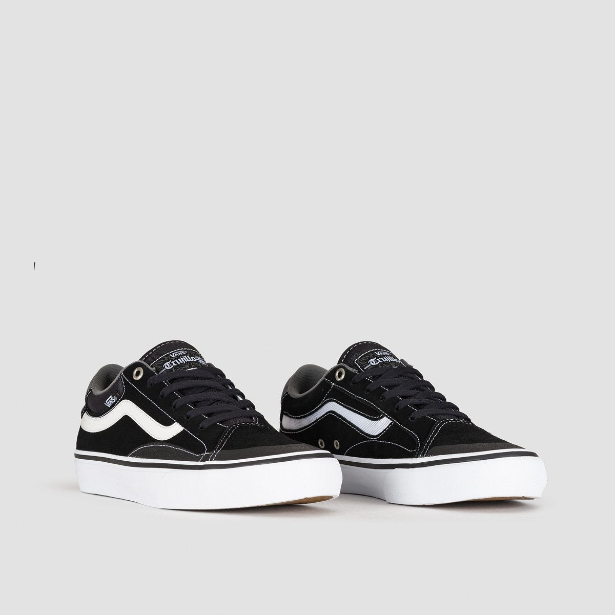 vans tnt advanced prototype black white