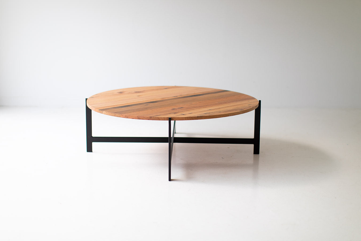 Modern Tables Modern Round Coffee Table 1118 Bertuhome Bertuhome