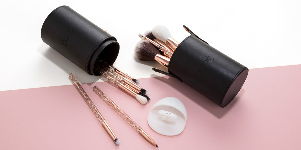 Makeup brush storage capsule