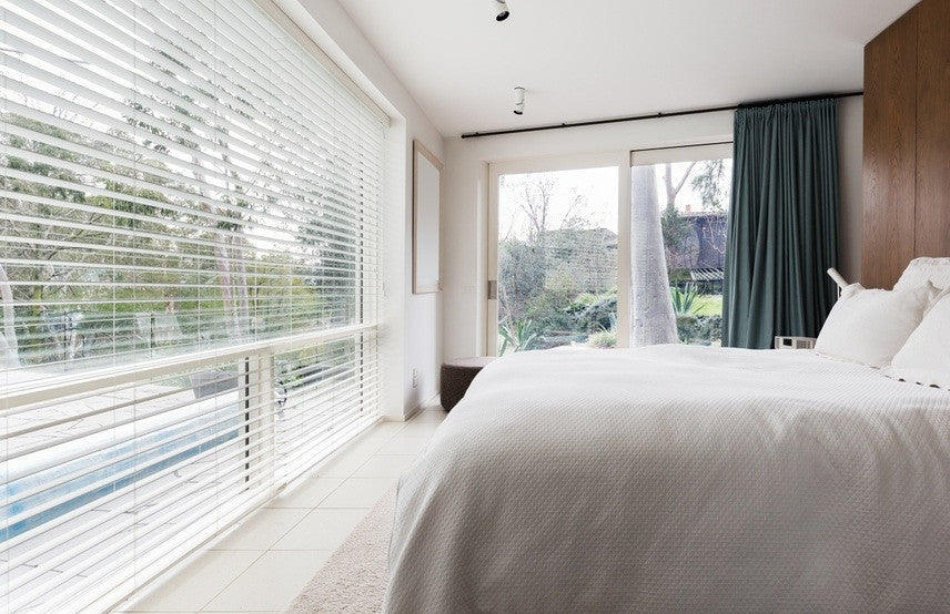 bedroom venetian blinds