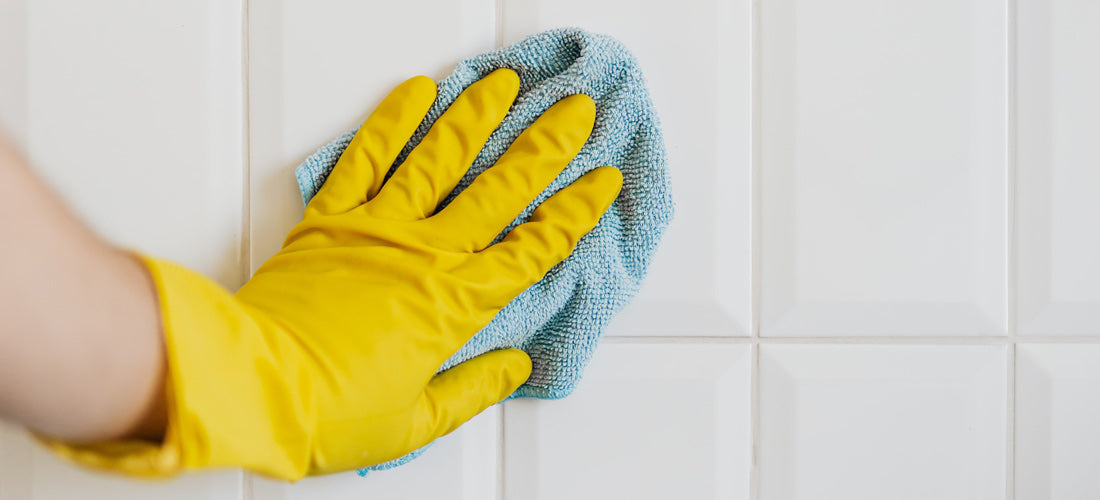 cleaning ceramic tiles with grout