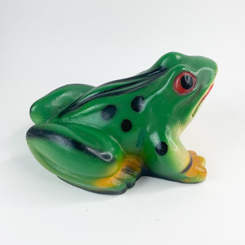 Vintage Chalkware Frog – The Stand Alone
