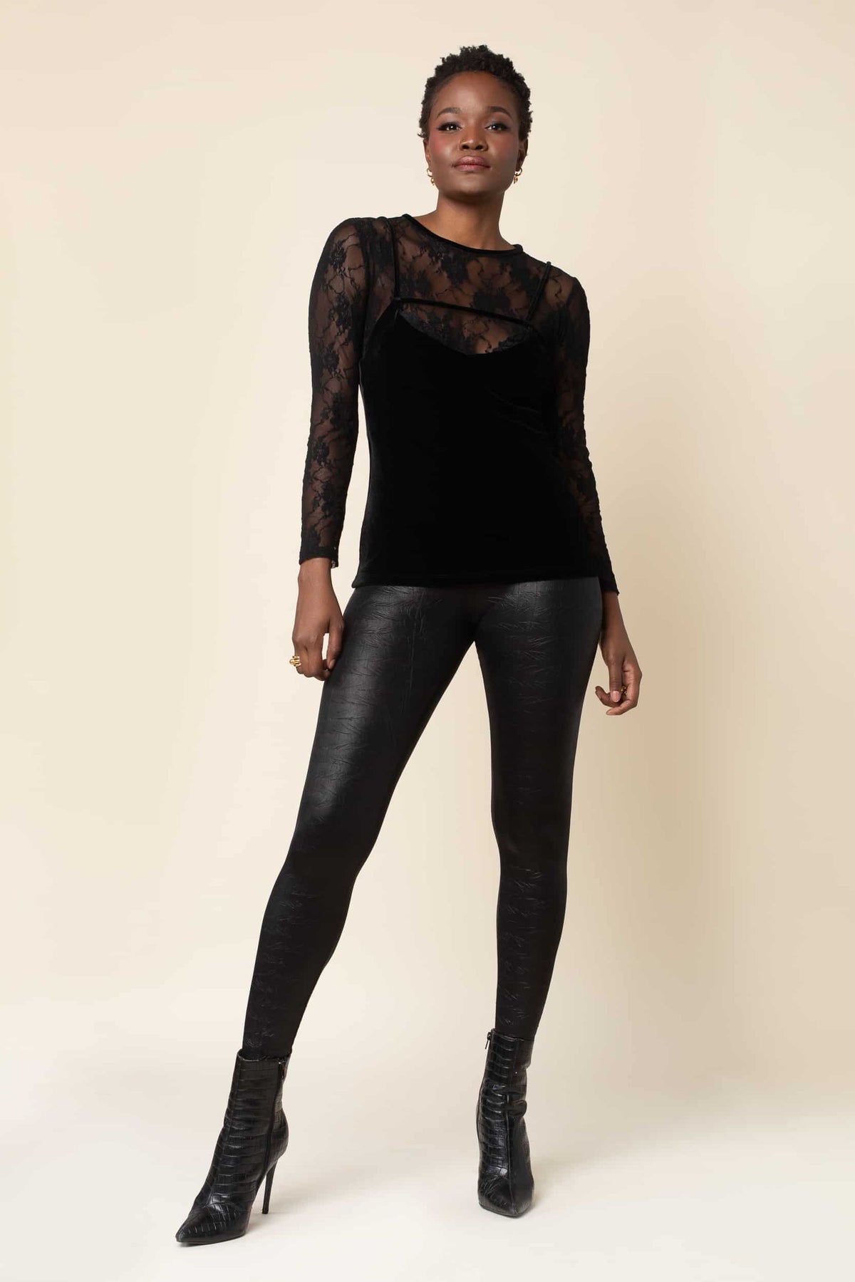 Share 163+ black snakeskin leggings outfit super hot