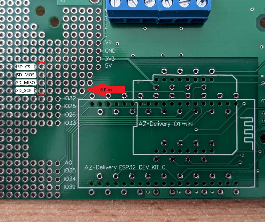 Abbildung 1: Unterseite Platine mit angemarkerten Pins für SD-Karte