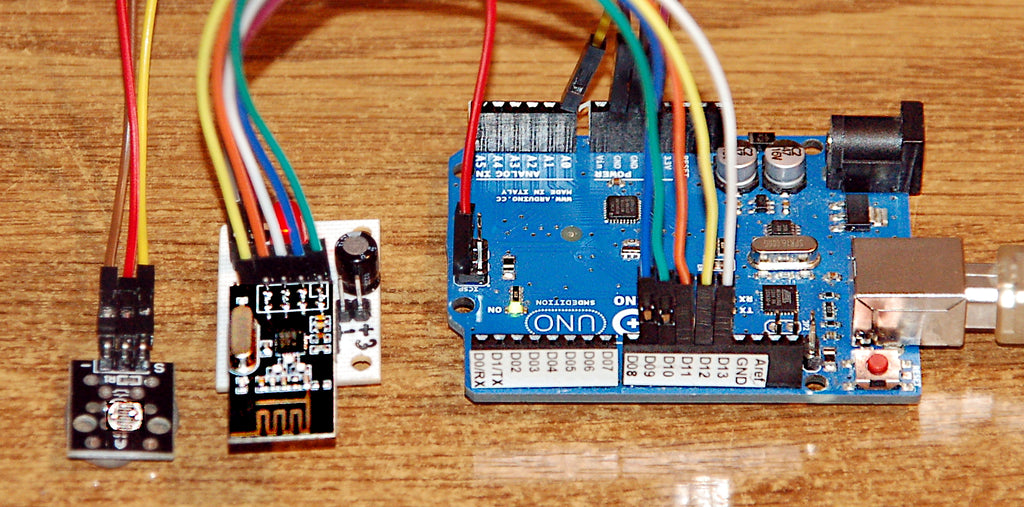 Abbildung 1: LDR, nRF24L01 und ATmega328 Mikrocontroller