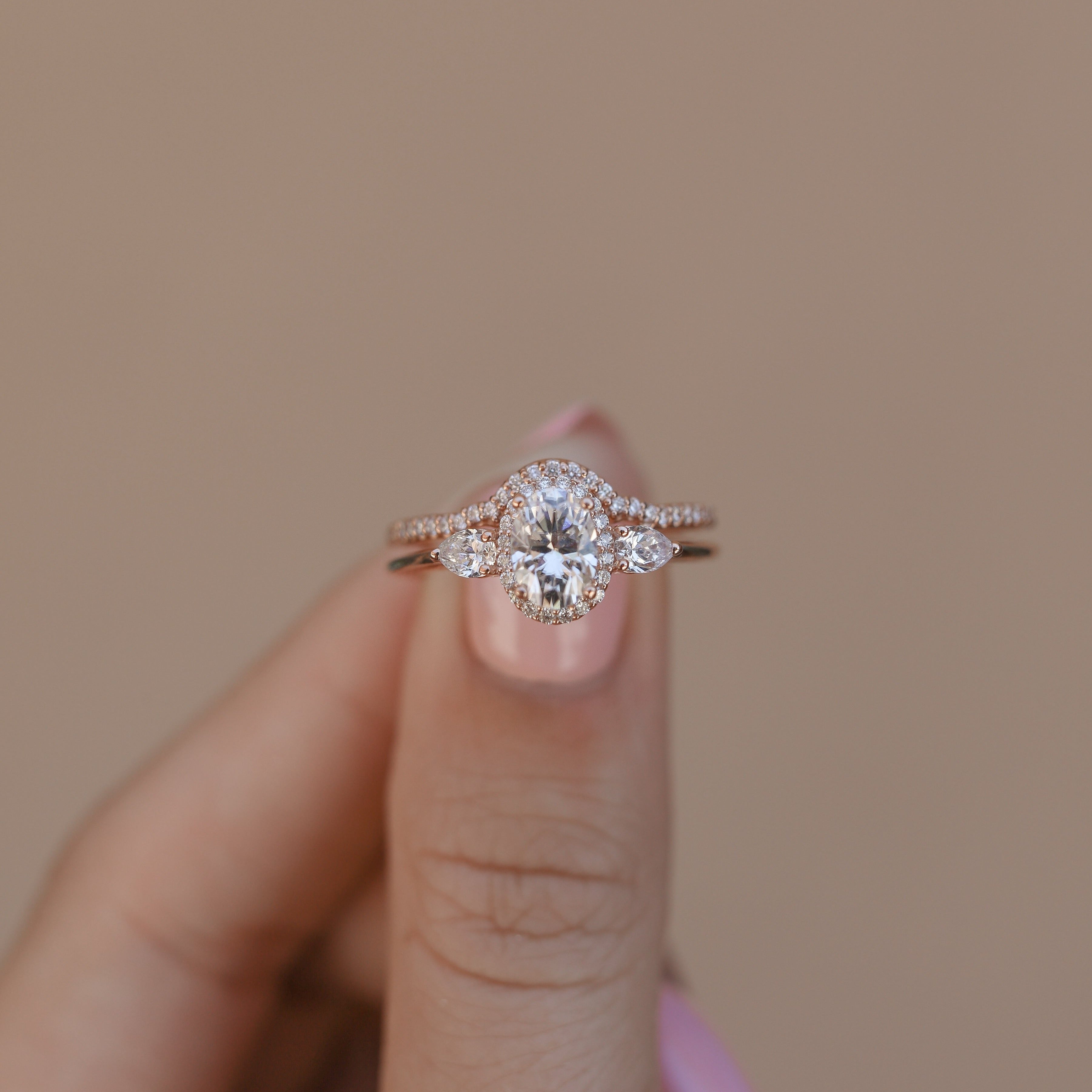 Roe Diamond Band Wedding Set