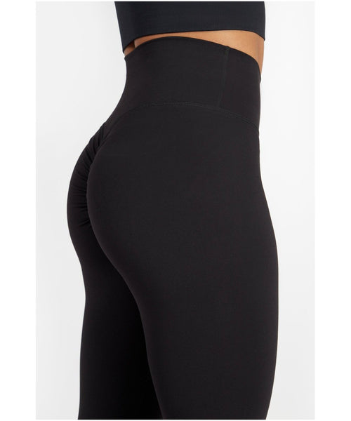 black scrunch bum leggings