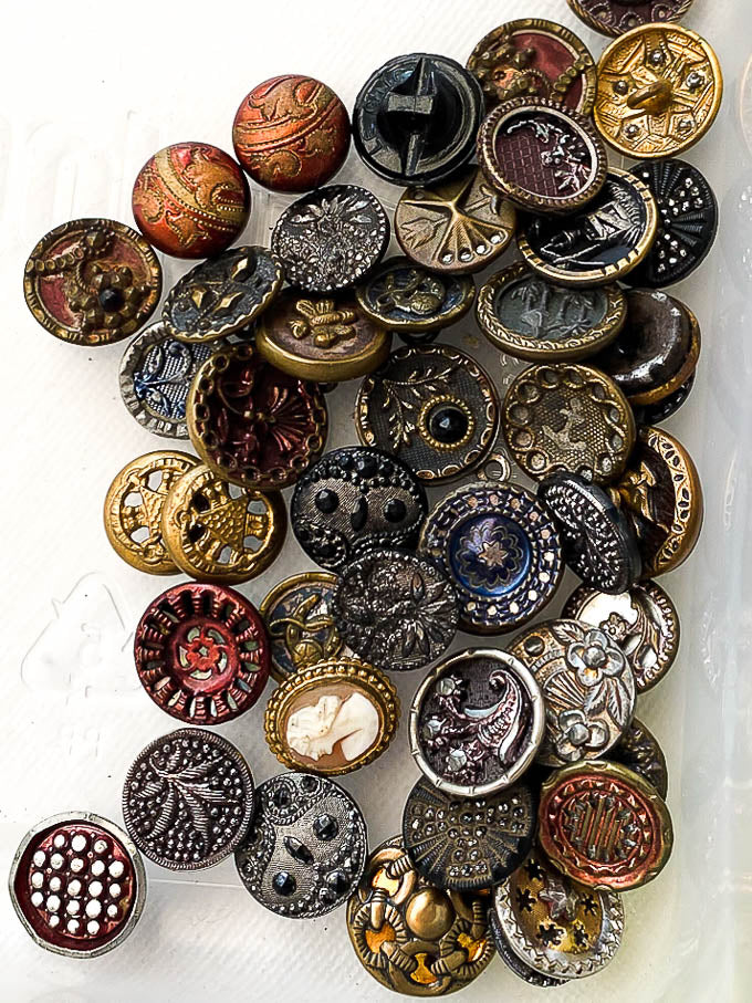 assorted antique buttons