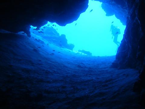5 Top Destinations for Cave Diving in the United States