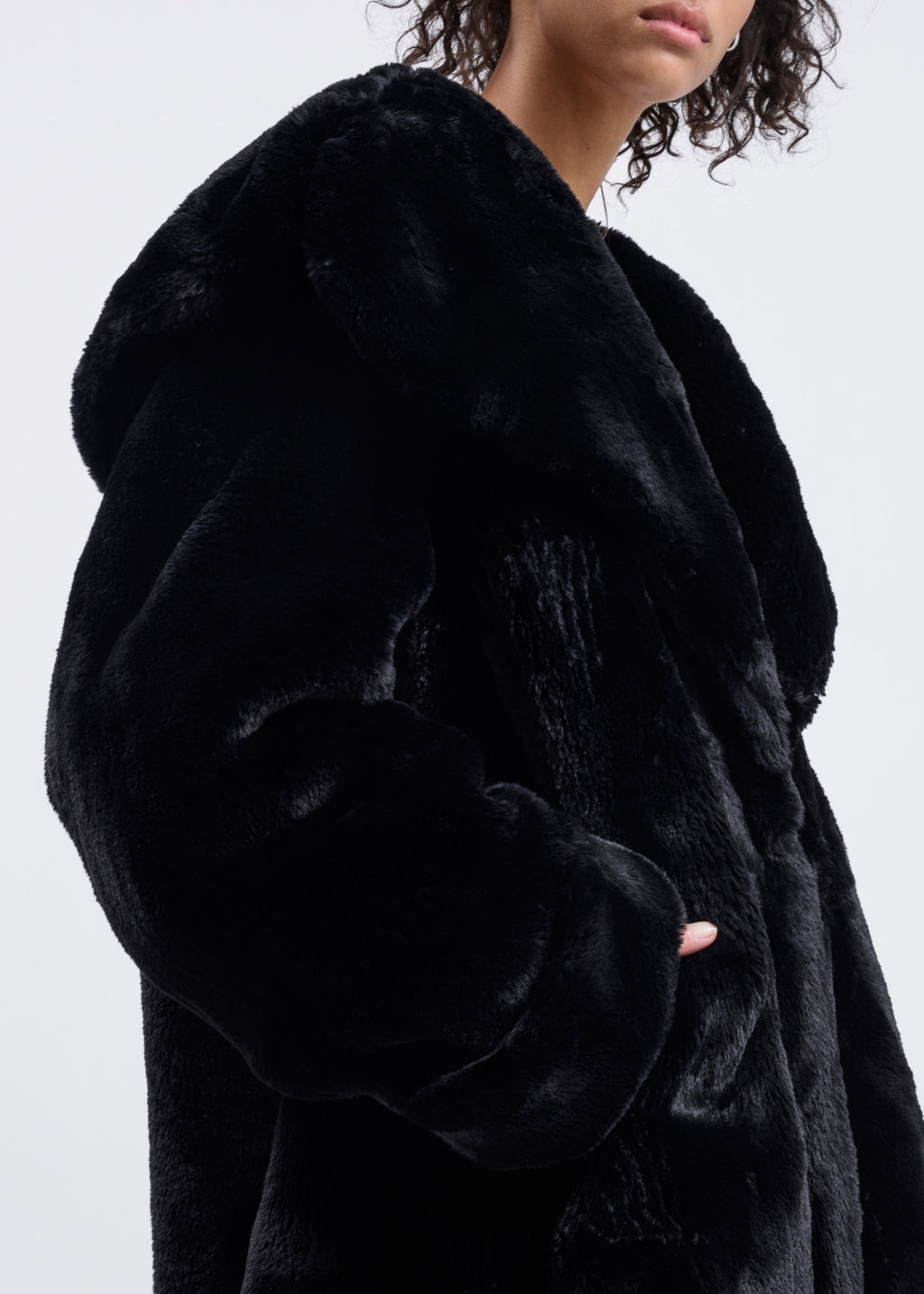 017 Shop | we11done Black Faux Fur Coat