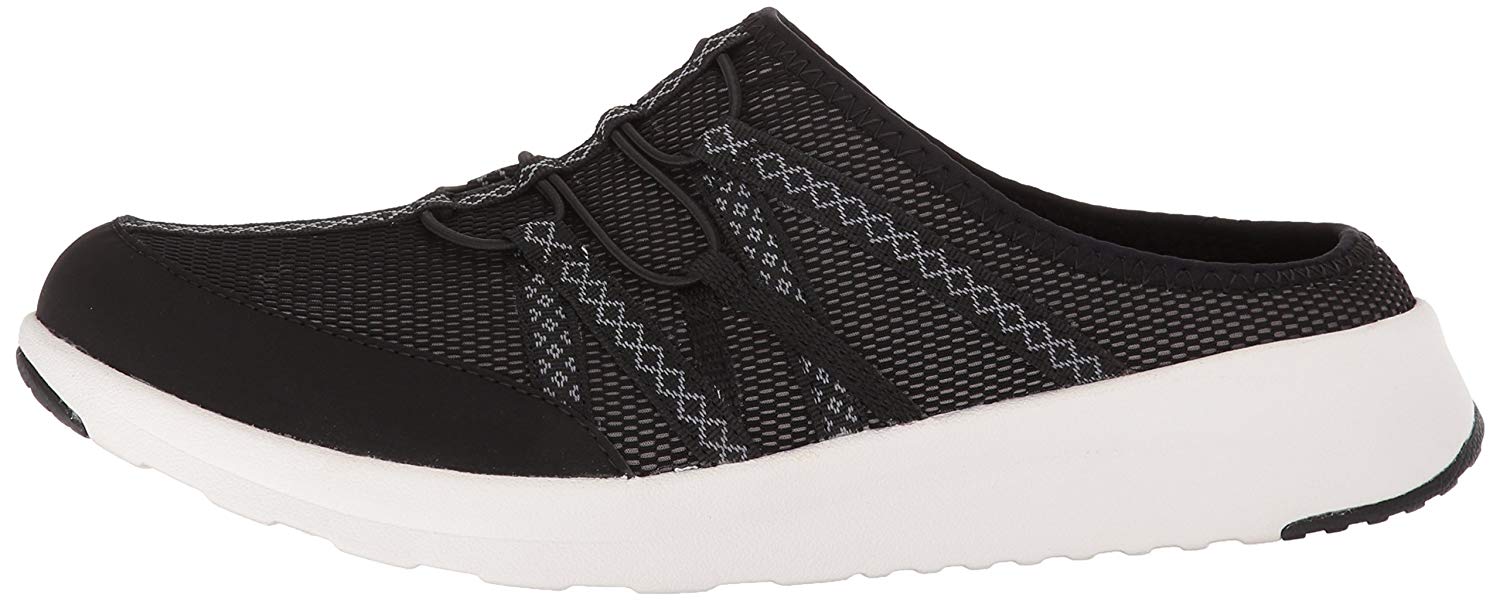 CLARKS Women's Darleigh Myra Sneaker 