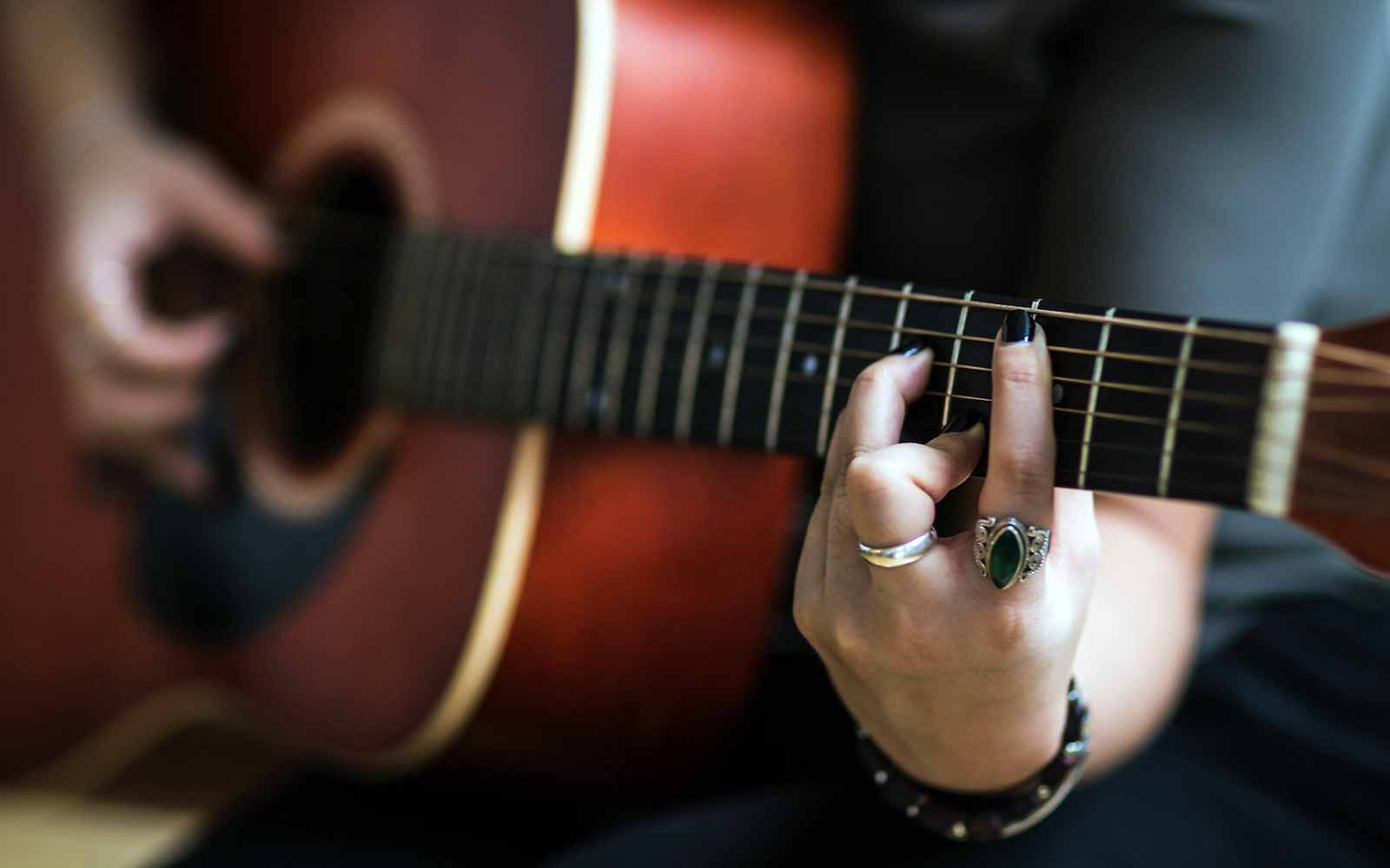 6 learn to play the guitar, acoustic or electric, play something that suits you best, guitar tips mentioned earlier