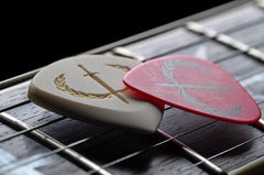 are thick guitar picks better than thin picks?