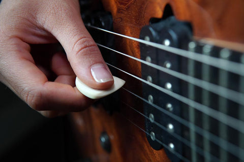 What Guitar Pick Should I Use? - Learn To Play Music Blog