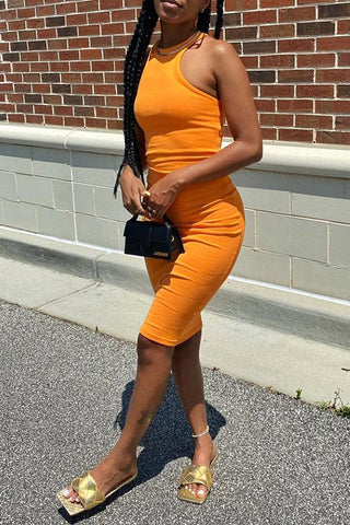 

Solid Color Sleeveless Round Neck Midi Dress