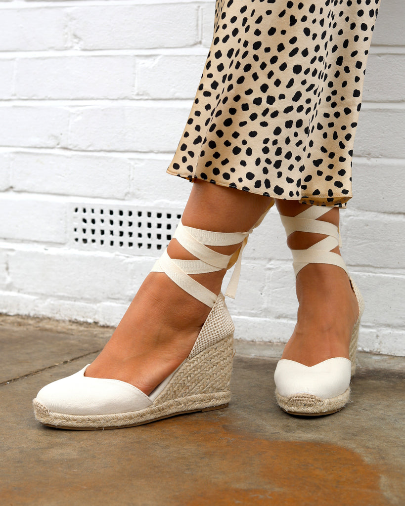 Women's Sandals: Flat Slip On Sandals & Studded Sandals for Ladies ...