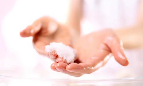 5 Ways to Make Your Dry Hands Softer, Straight From Derms