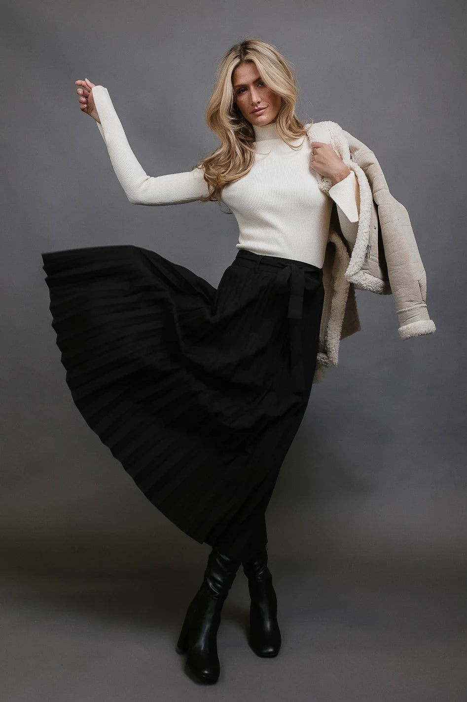 Image of Neve Pleated Skirt in Black