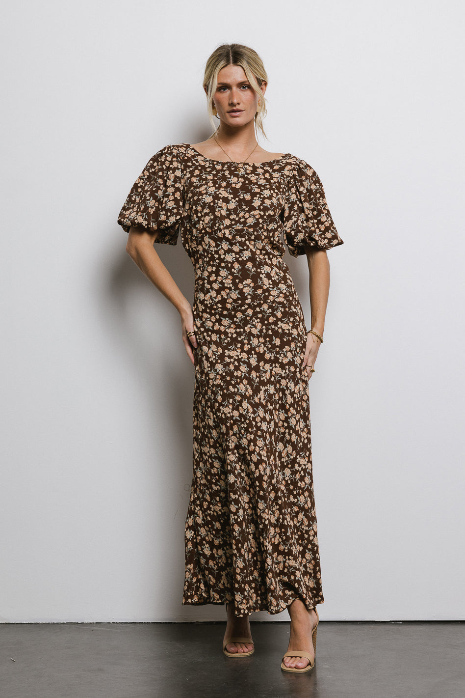 Image of Zuri Floral Dress in Mocha