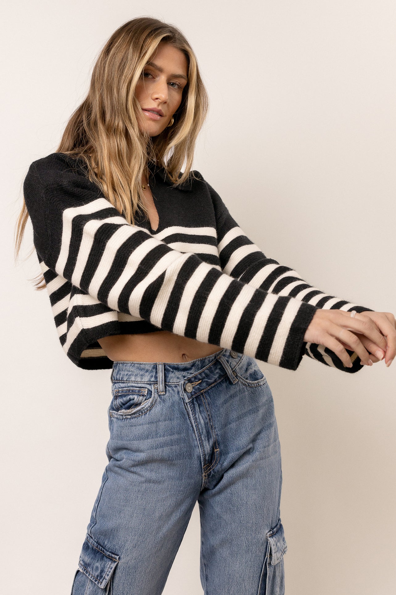 Rylee Cropped Sweater in Black