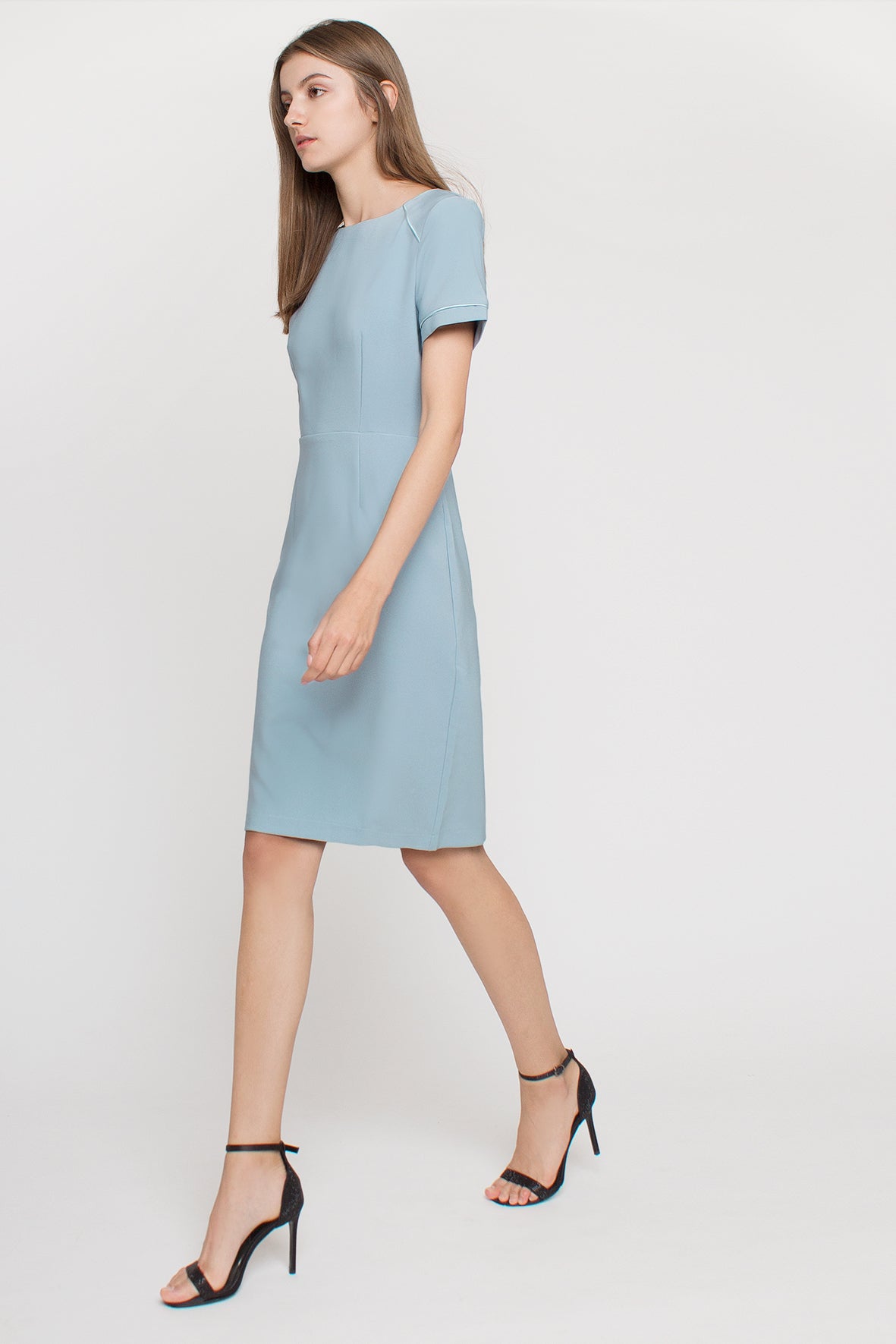 Basic Fit Piping Dress – Half Phase