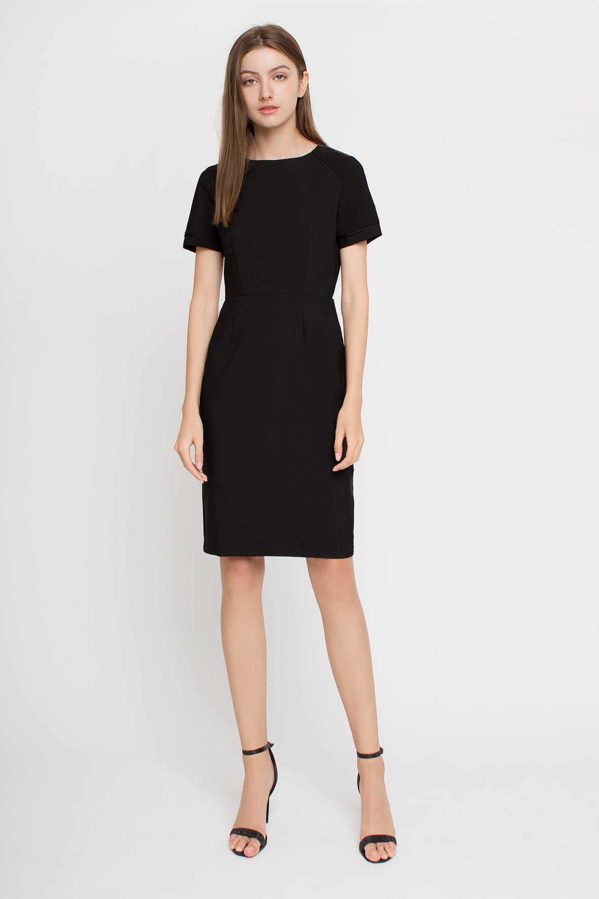 Basic Fit Piping Dress – Half Phase