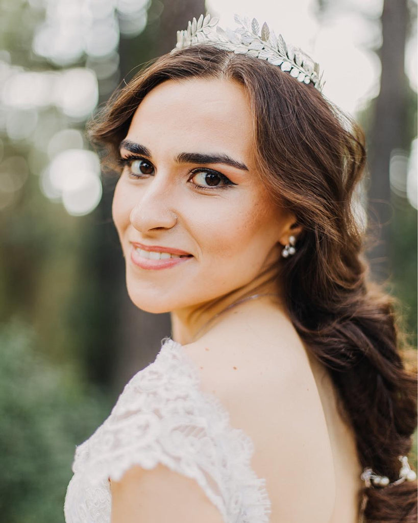 silver bridal crown, silver leaf wedding crown, silver wedding headpiece leaf, leaf bridal headpiece, illinois wedding, wedding photographer illinois, wedding tiara, wedding crown, leaf tiara, leaf crown, kate middleton tiara, kate middleton wedding, kate middelton wedding tiara, princess tiara, custom headpiece, bridal headpiece, US wedding accessories, Australia wedding accessories, royal wedding