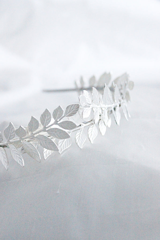 silver bridal crown, silver leaf wedding crown, silver wedding headpiece leaf, leaf bridal headpiece, illinois wedding, wedding photographer illinois, wedding tiara, wedding crown, leaf tiara, leaf crown, kate middleton tiara, kate middleton wedding, kate middelton wedding tiara, princess tiara, custom headpiece, bridal headpiece, US wedding accessories, Australia wedding accessories, royal wedding