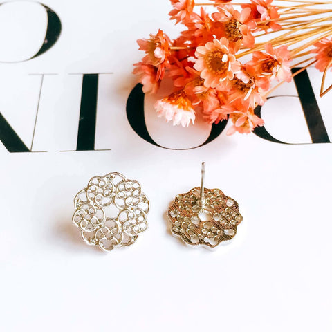 Stunning Chic Wire Earrings, Silver – Pretty Missy Inc.