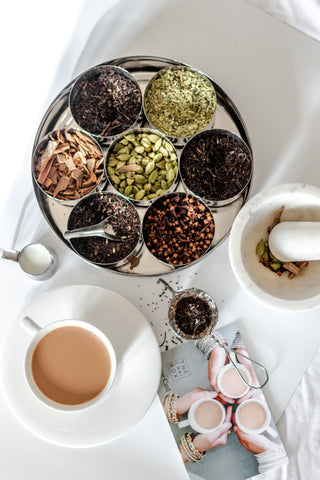 The Chaibox chai recipe. Featuring our True Blend loose leaf tea and four main spices: cinnamon, cardamon, fennel an clove for an authentic masala chai. 