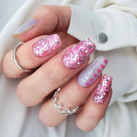 Sparkling pink glamour nails