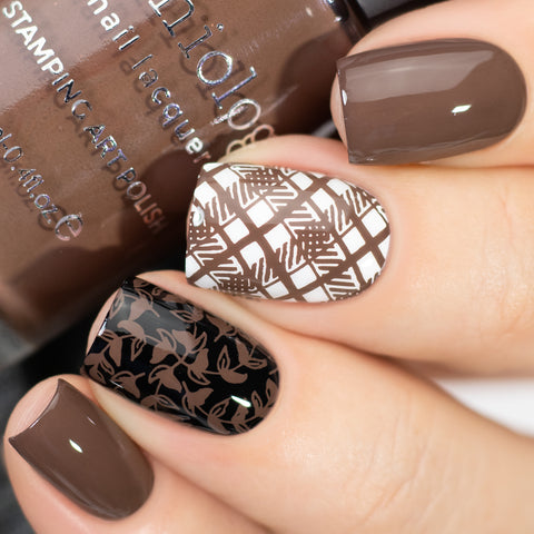 Cozy brown nails for camping & bonfires