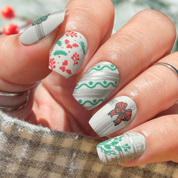 20 Best Festive Holiday Nail Colors of 2023