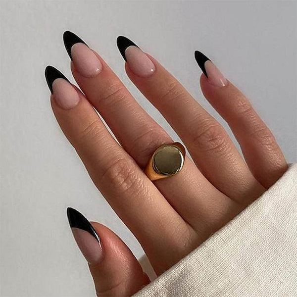 29 Zero-Shine, Matte Black Nail Looks