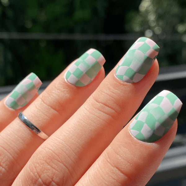 light green checkboard nails greens good measure abstract designs fun way accent nail olive green