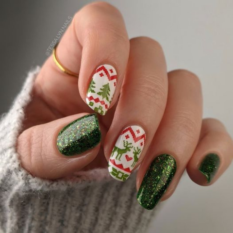 Festive and Cozy Glittered Sweater Nails (Cozy Sweater Patterns And Full Green Flakies Nails): Winter Nail Ideas / Winter Manicure