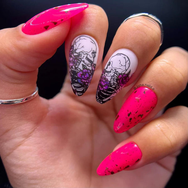 the skeletons in the closet nails from maniology