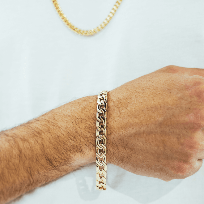 Chain Bracelets  Shop Curb Link Bracelets - Lee Michaels Fine Jewelry
