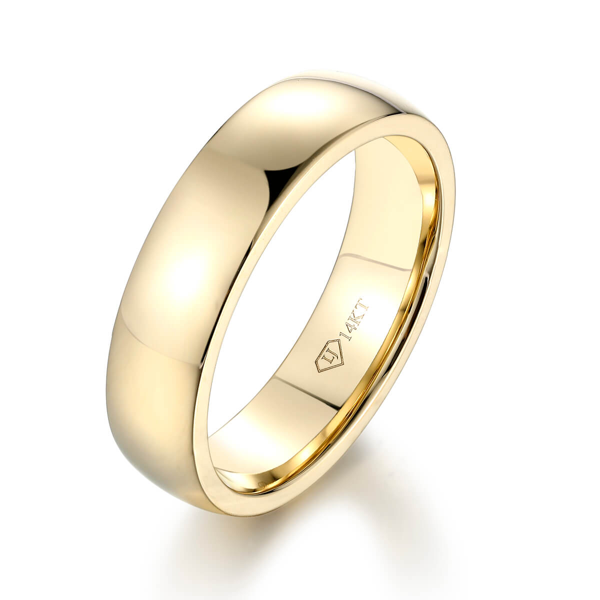 Five ways to customise men's wedding rings