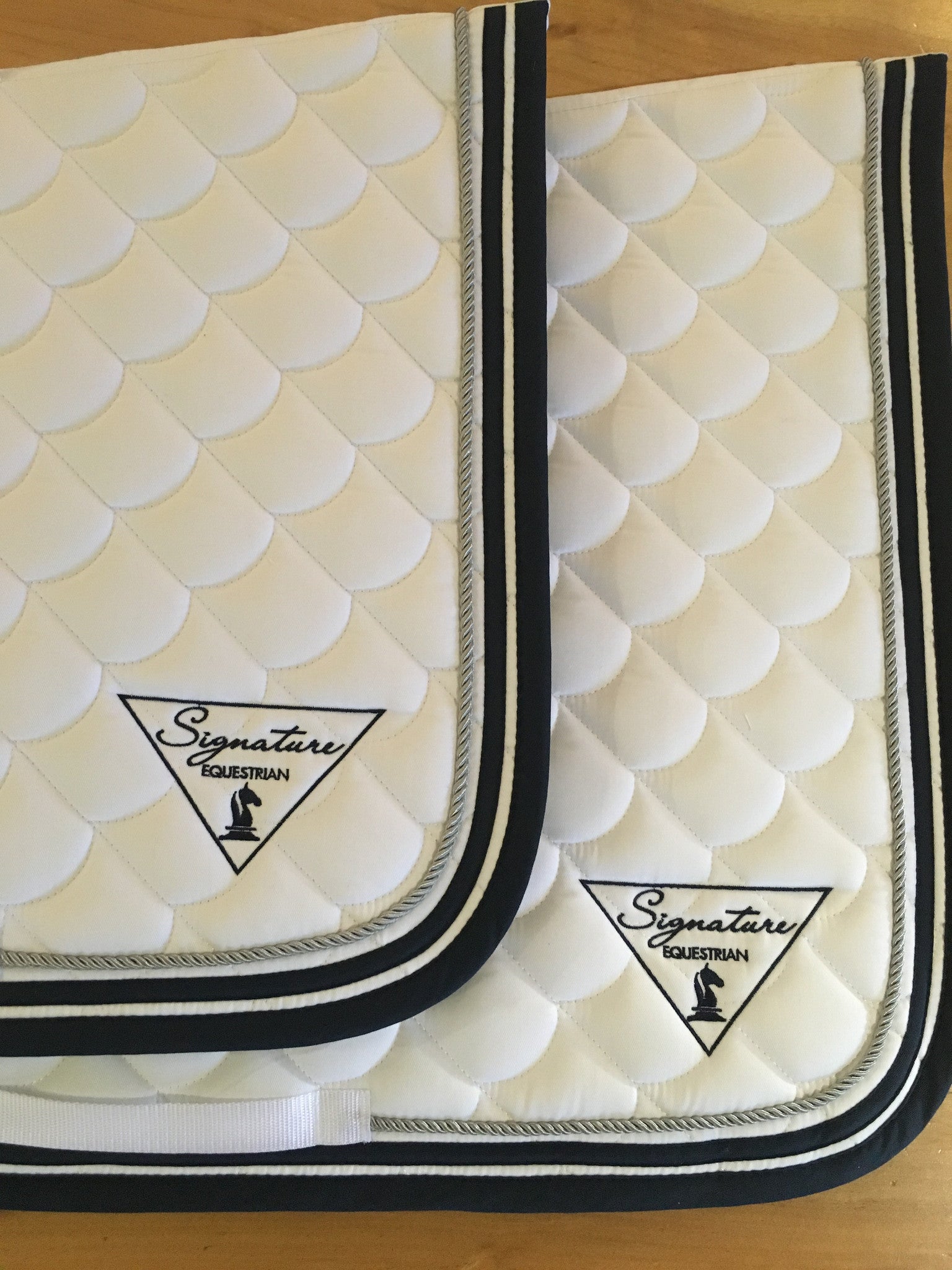 Dressage saddle pads Signature Equestrian