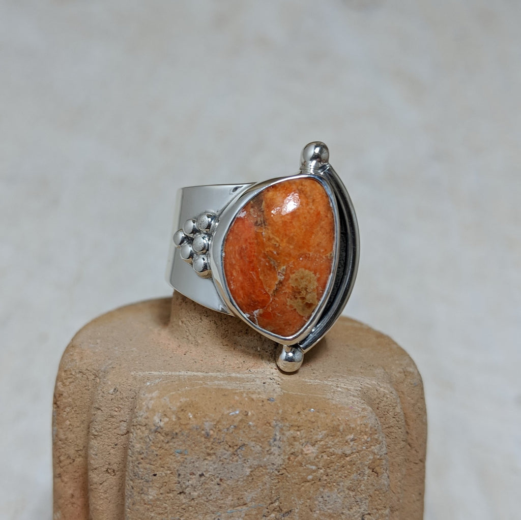 granulation ring in coral front view