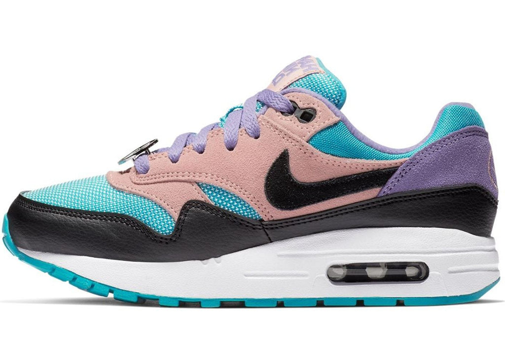 nike junior air max 1