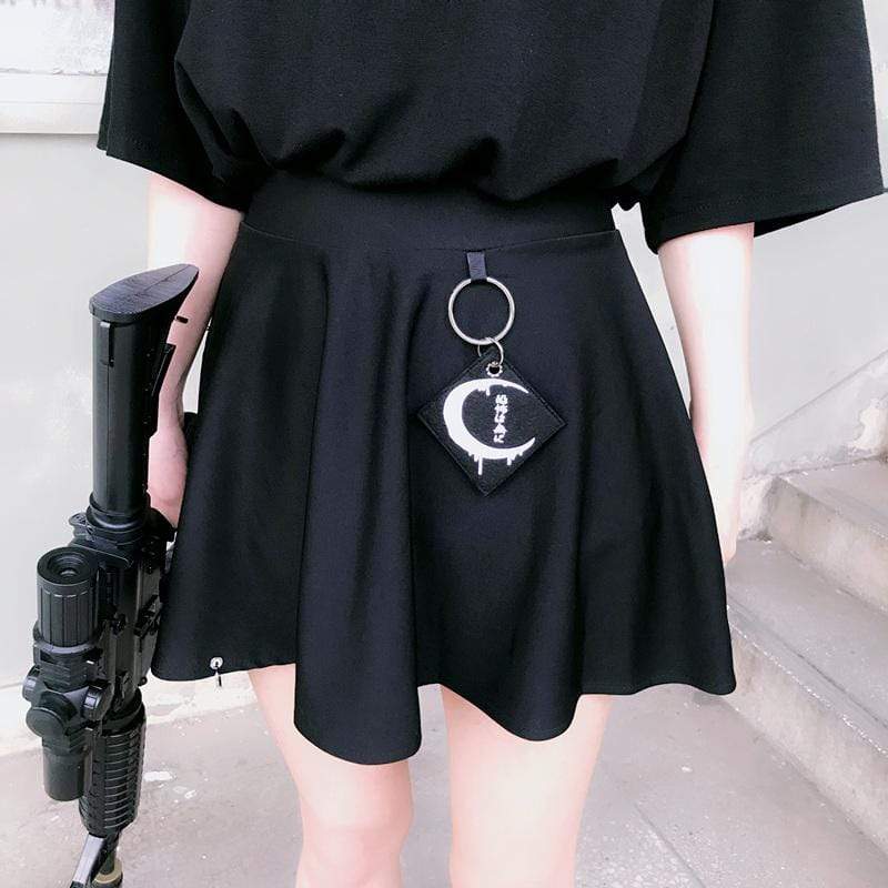 black pleated skirt