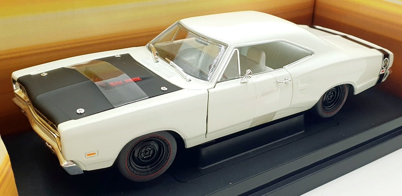 Ertl 1/18 Scale Diecast 33010 - 1969 Dodge Charger Super Bee - White —   Ltd