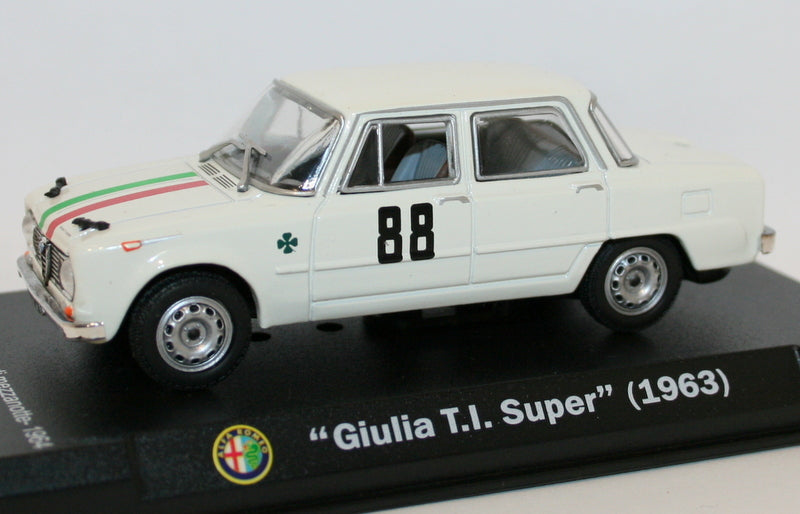 Altaya 1 43 Scale Alfa Romeo Giulia T I Super 1963 R M Toys Ltd