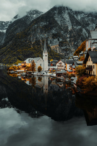 Die Altstadt von Hallstatt in Österreich im November als Reiseziel